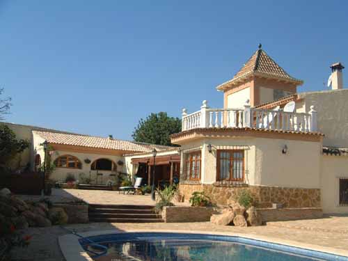 Masia for sale in Valencia