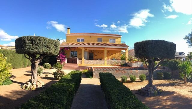 Olocau Villa For Sale