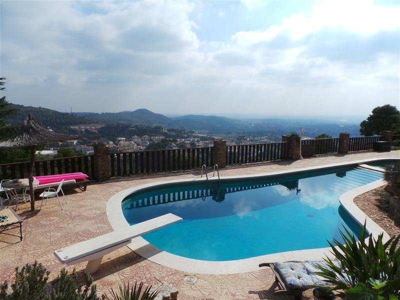 675k Naquera Mansion With Gorgeous Views