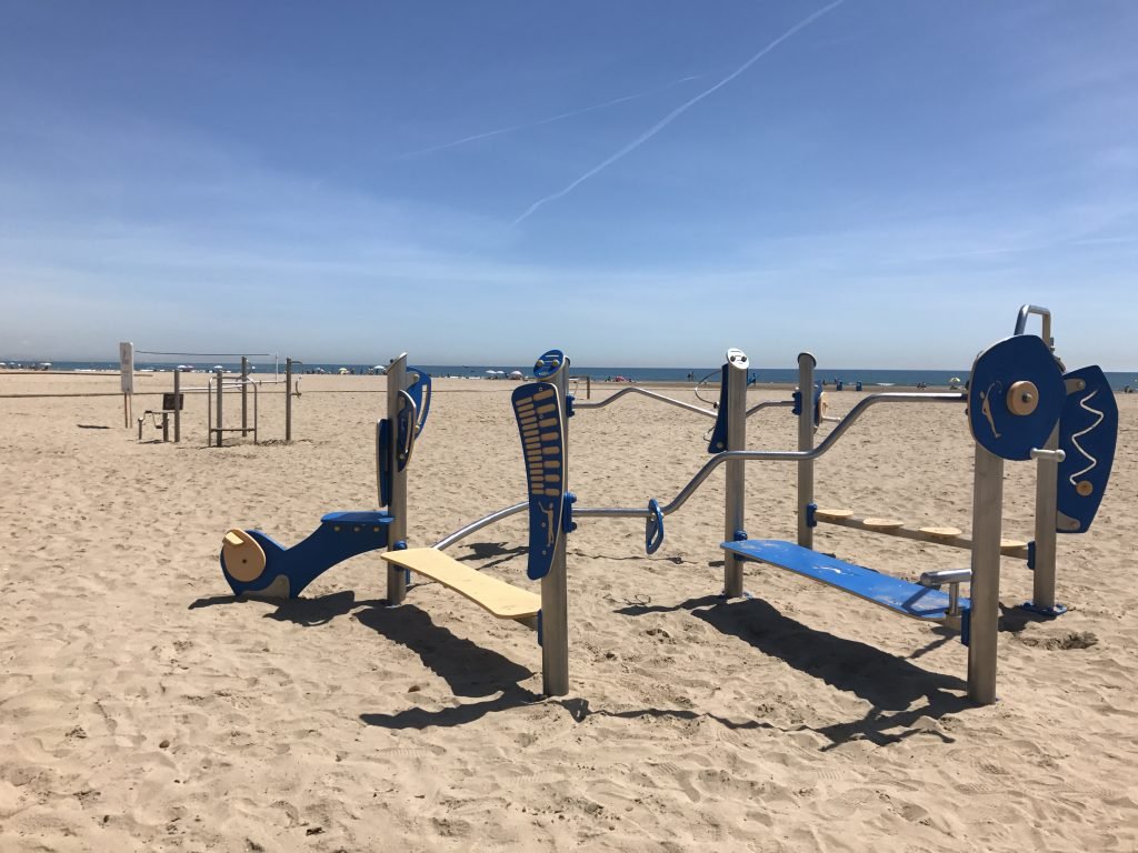 Outside gyms can be found at the beaches, sports centres and park all over Valencia
