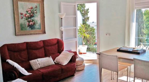 Three Bedroomed Apartment in the Chic Little Town of Rocafort For Just 62000 Euros