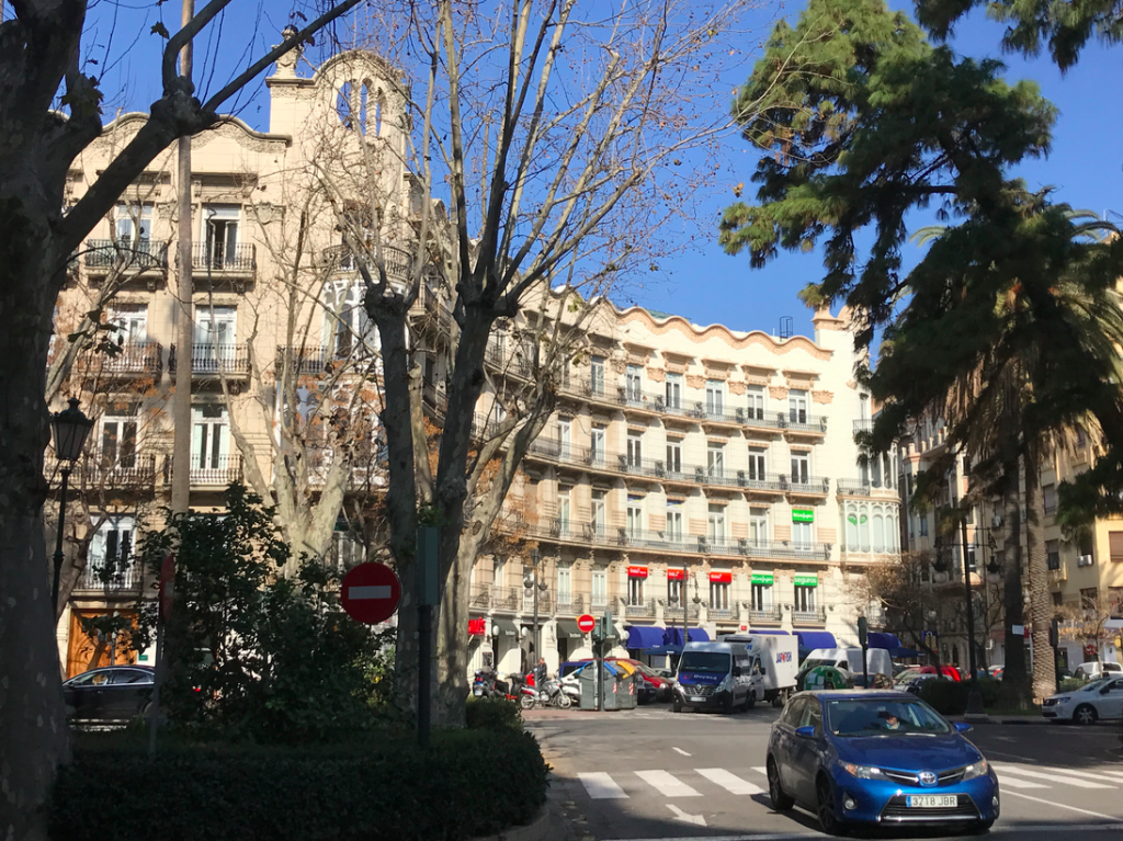 The lack of traffic in Valencia compared with most other major cities is striking. Even right in the centre there are not usually traffic jams in Valencia
