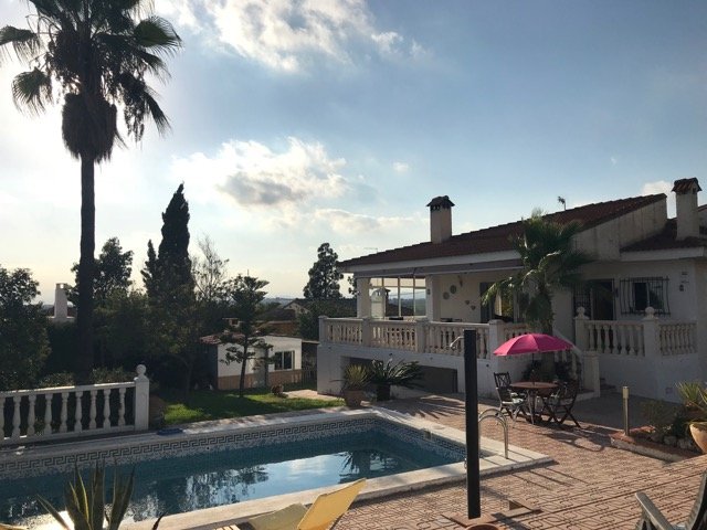 185000 Euros Olocau Villa For Sale With Two Separate Three Bedrooms Parts