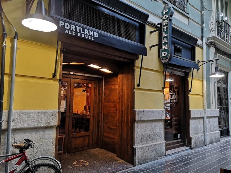 Portland Ale House in Valencia