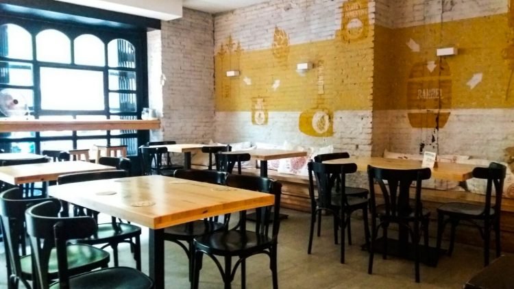 Ruzanuvol Bar in Valencia