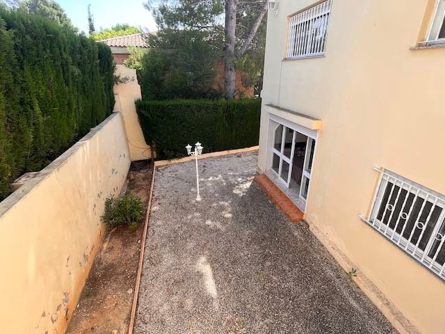 Property 1877 - Image 3