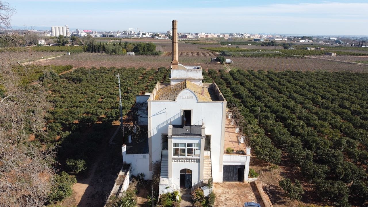 Property 2006 - Image 3