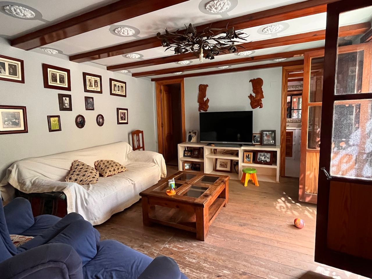 Property 2008 - Image 5