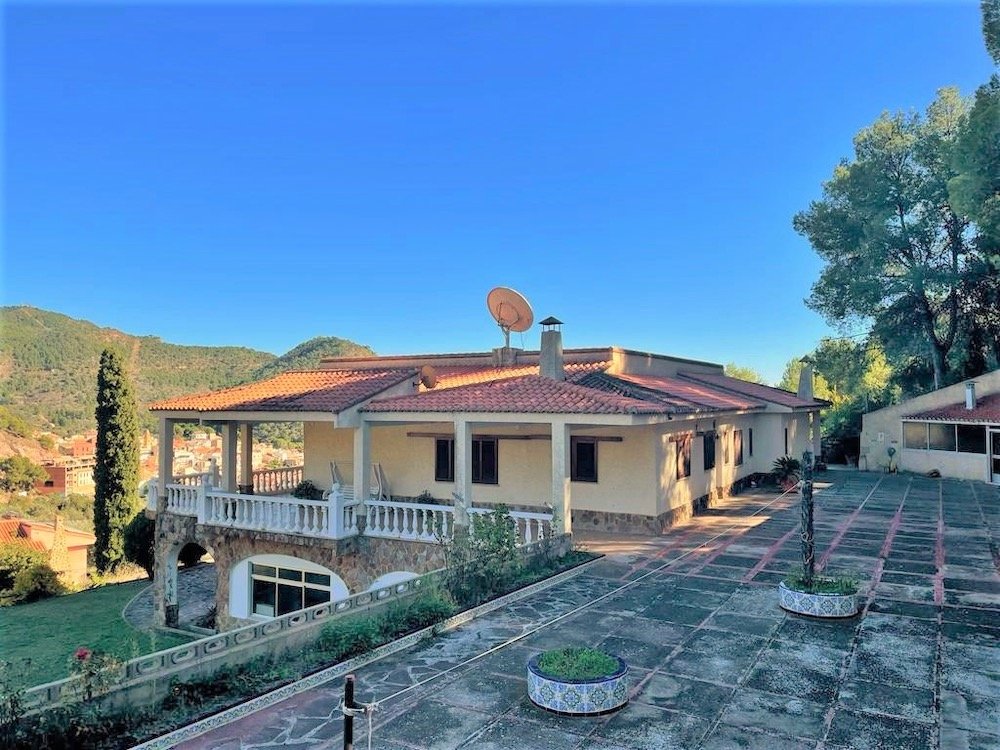 Property 2009 - Image 2