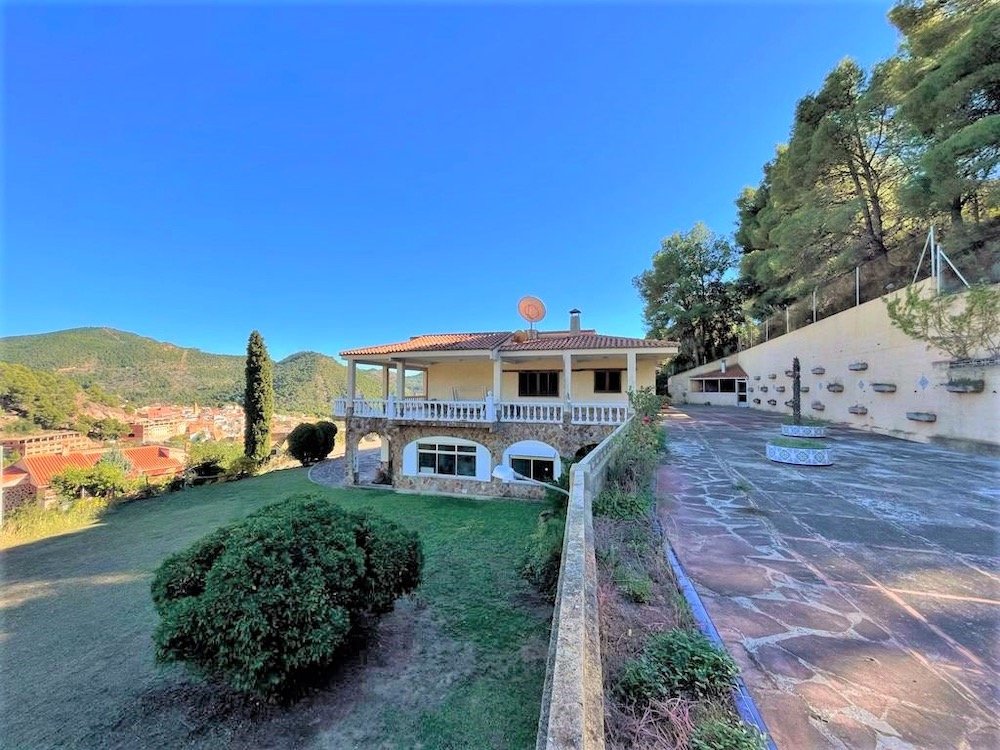 Property 2009 - Image 3