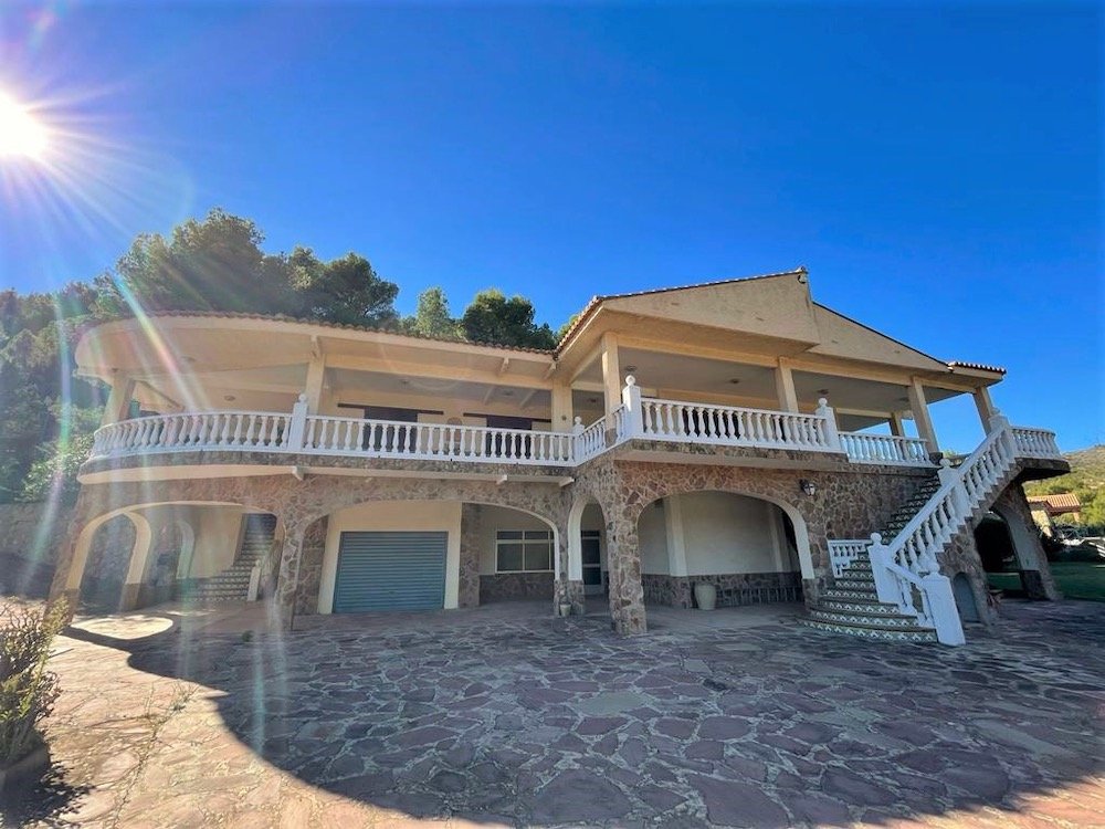 Property 2009 - Image 10