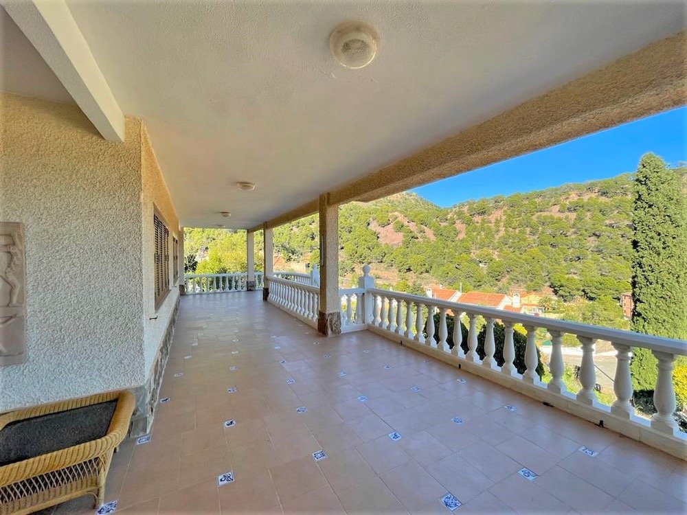 Property 2009 - Image 13