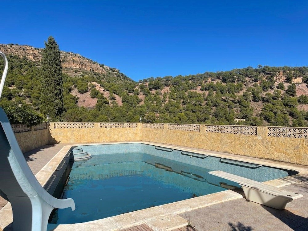 Property 2009 - Image 6