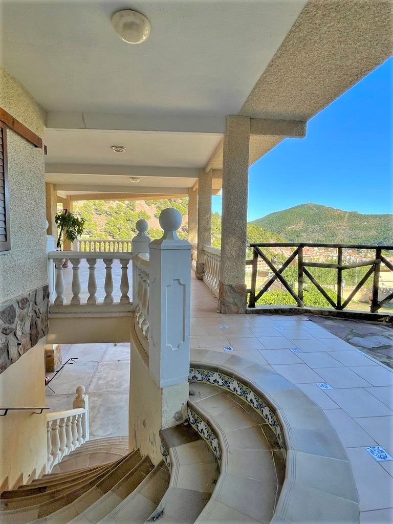 Property 2009 - Image 16