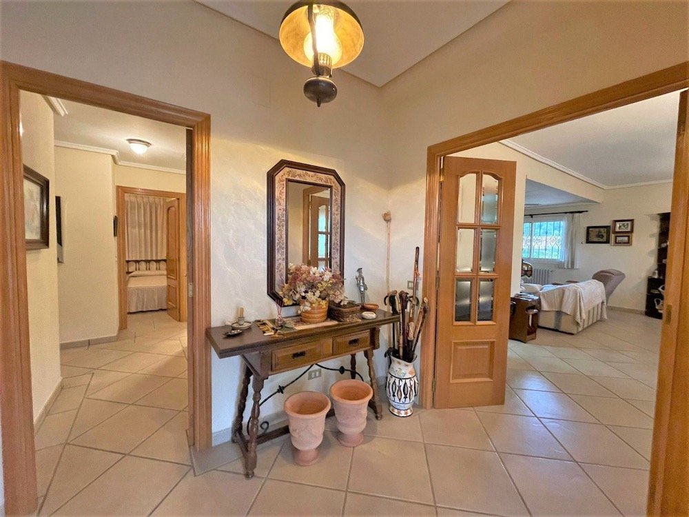 Property 2009 - Image 18