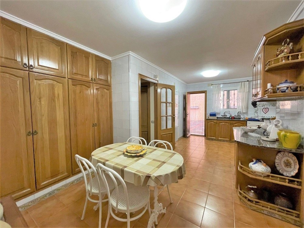 Property 2009 - Image 23