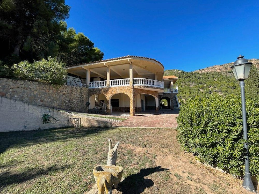 Property 2009 - Image 9