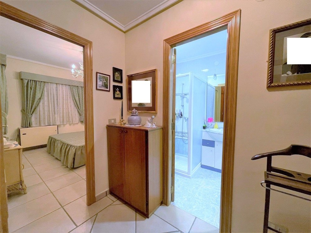 Property 2009 - Image 36