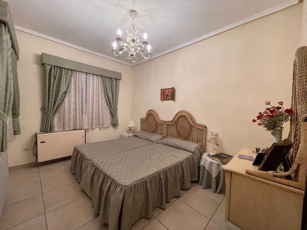 Property 2009 - Image 39