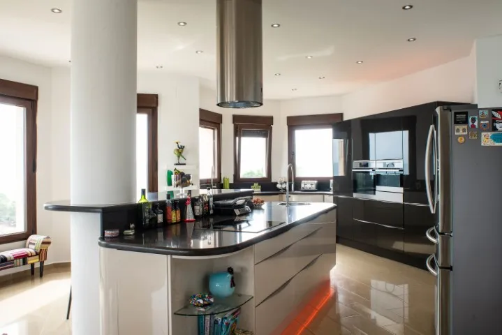 Property 2020 - Image 24