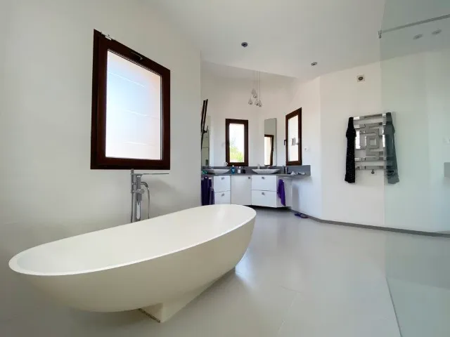 Property 2020 - Image 31