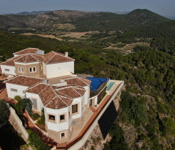 Property 2020 - Image 38