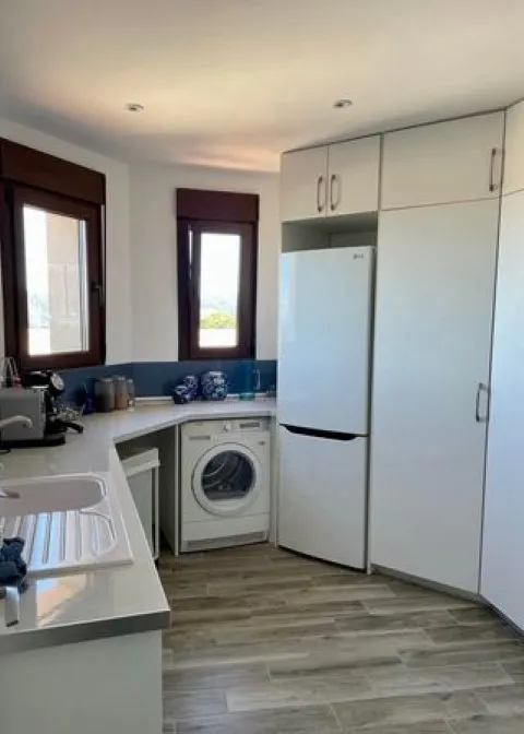 Property 2020 - Image 3