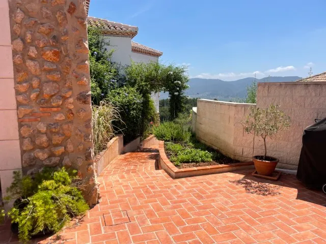 Property 2020 - Image 9