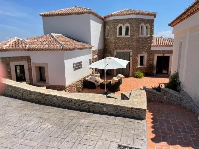 Property 2020 - Image 12