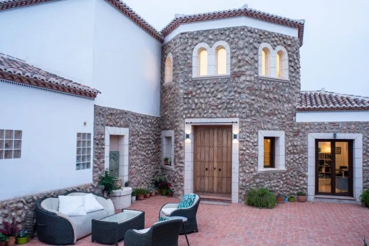 Property 2020 - Image 13