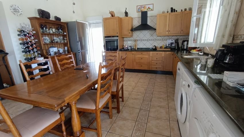 Property 2162 - Image 12