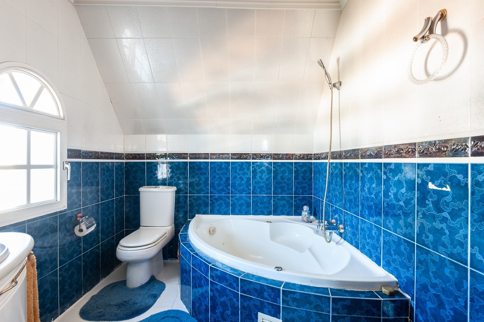 Property 2189 - Image 68