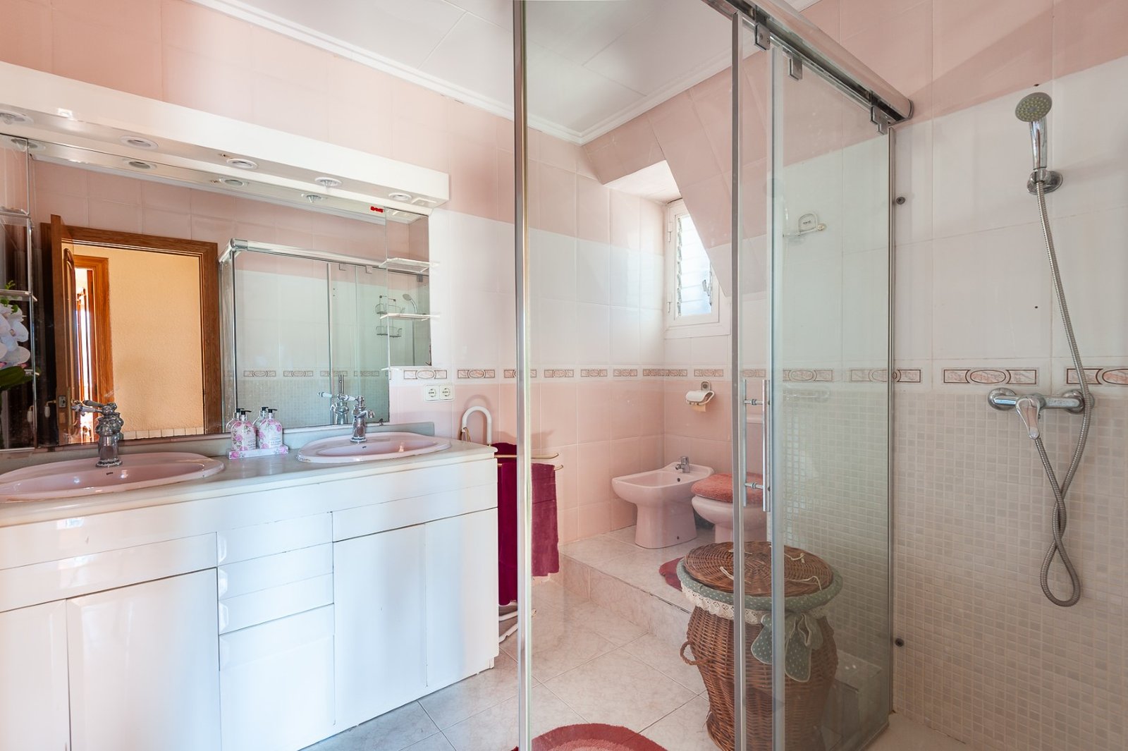 Property 2189 - Image 69