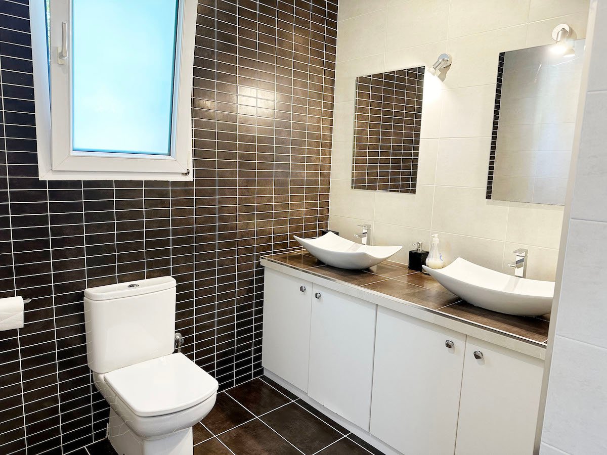 Property 2195 - Image 33