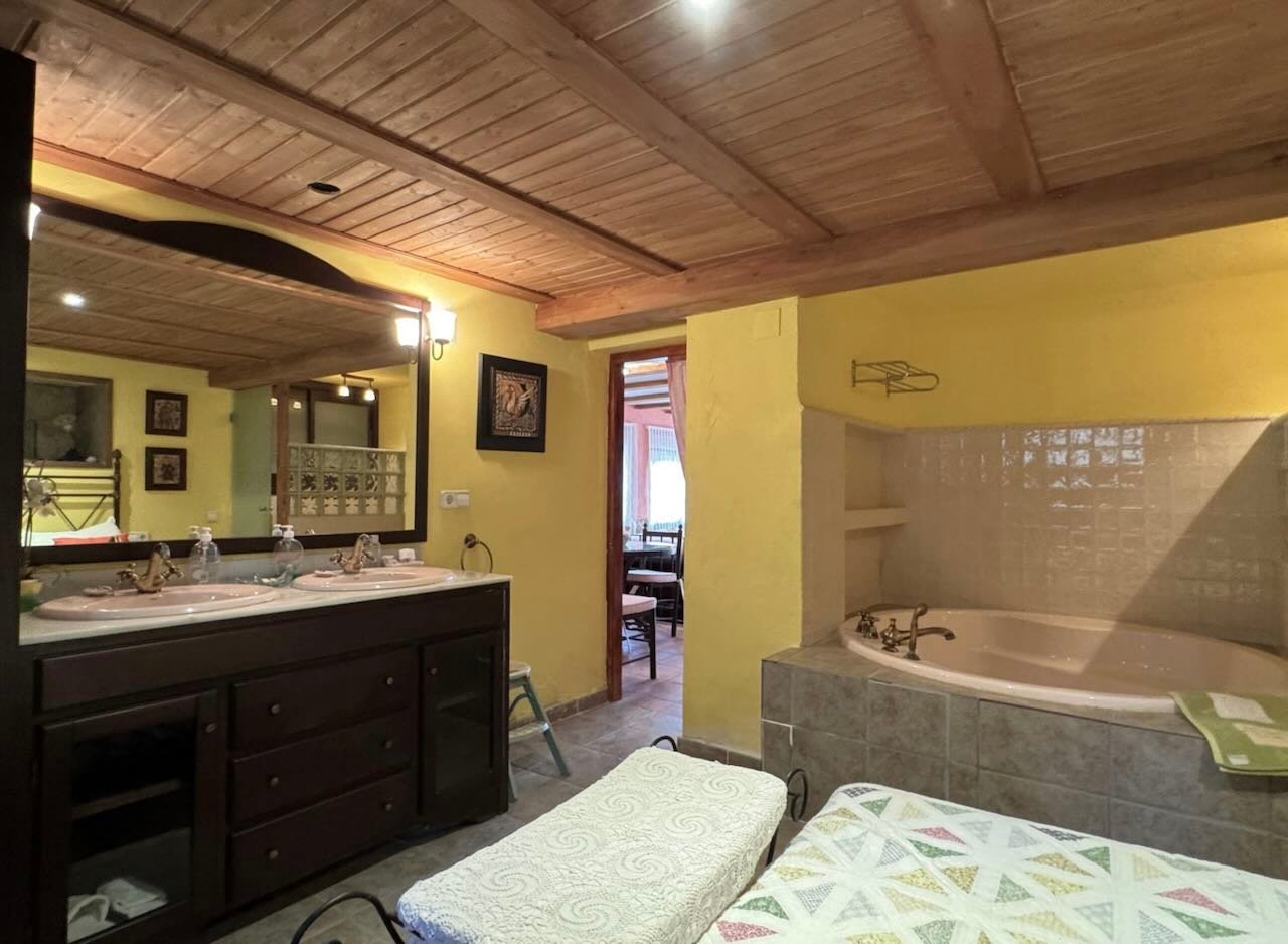 Property 2246 - Image 26