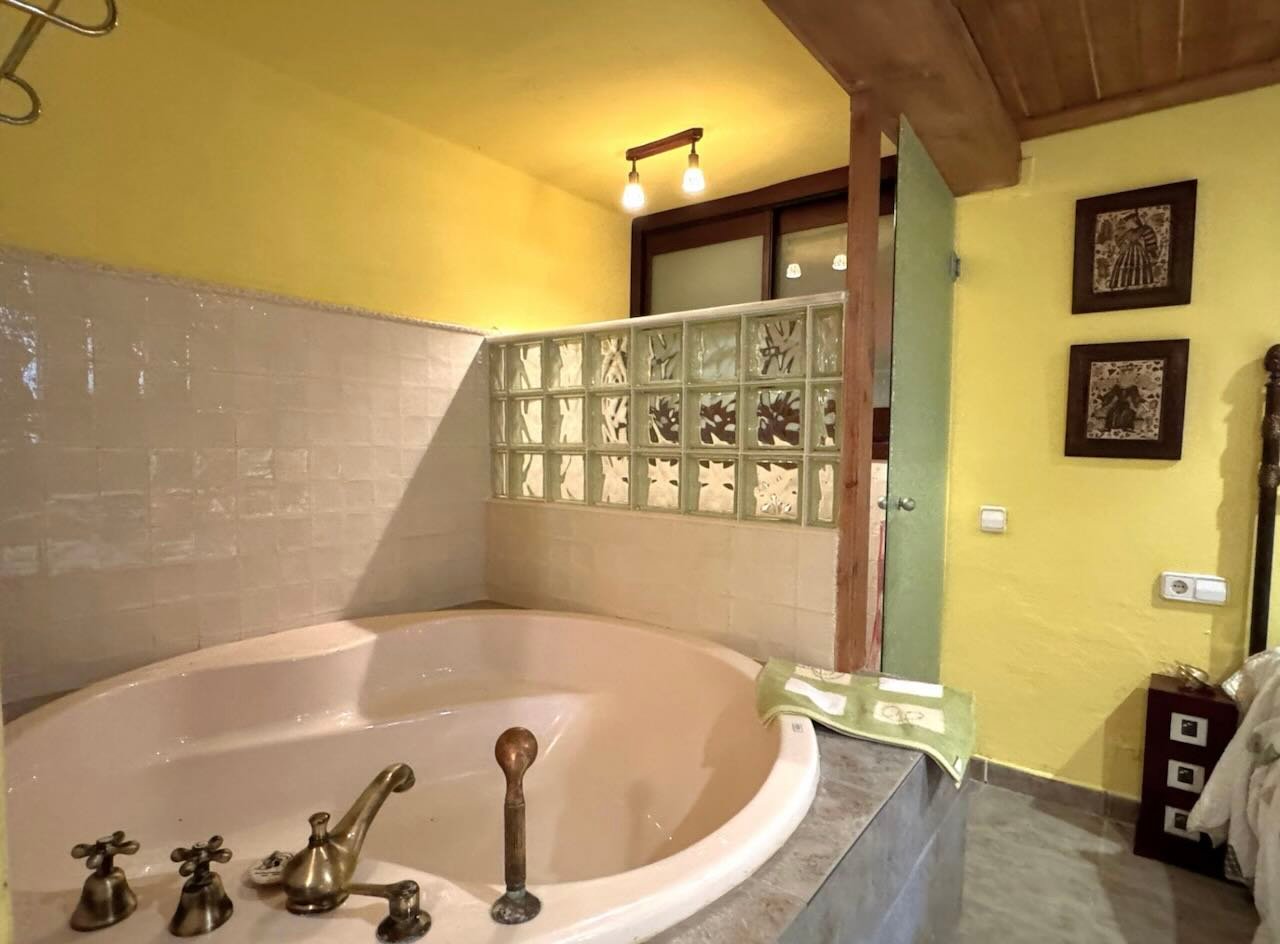 Property 2246 - Image 27