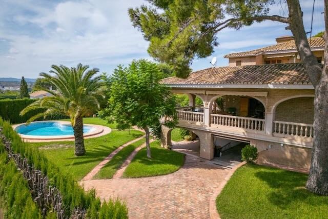 Big Plot Big House Big Views in Torrente