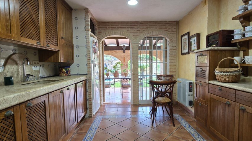 Property 2299 - Image 24