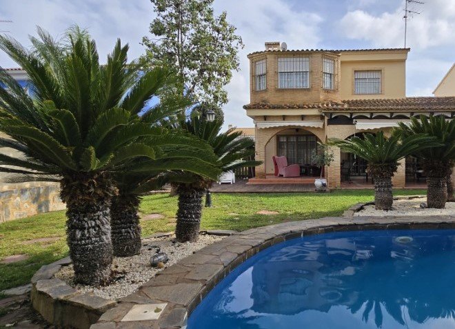 Rustic Style Modern Villa in San Antonio