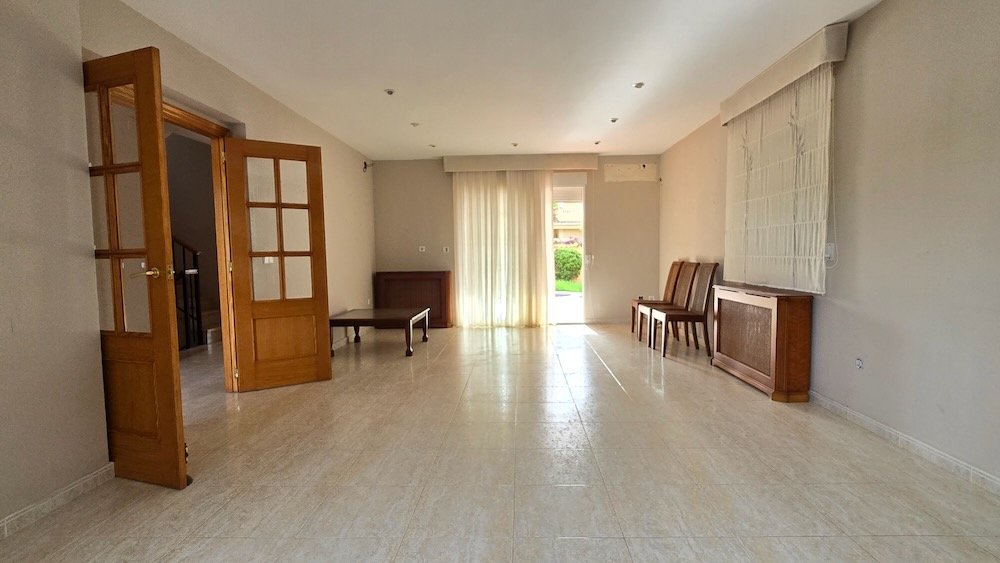 Property 2318 - Image 12