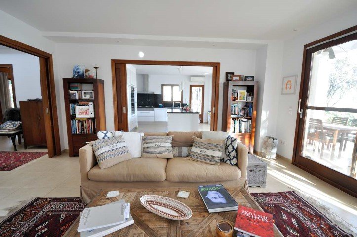 Property 2341 - Image 20