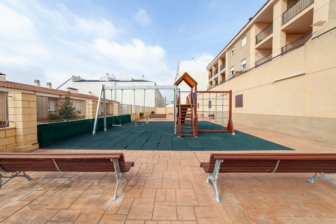 Property 2351 - Image 30