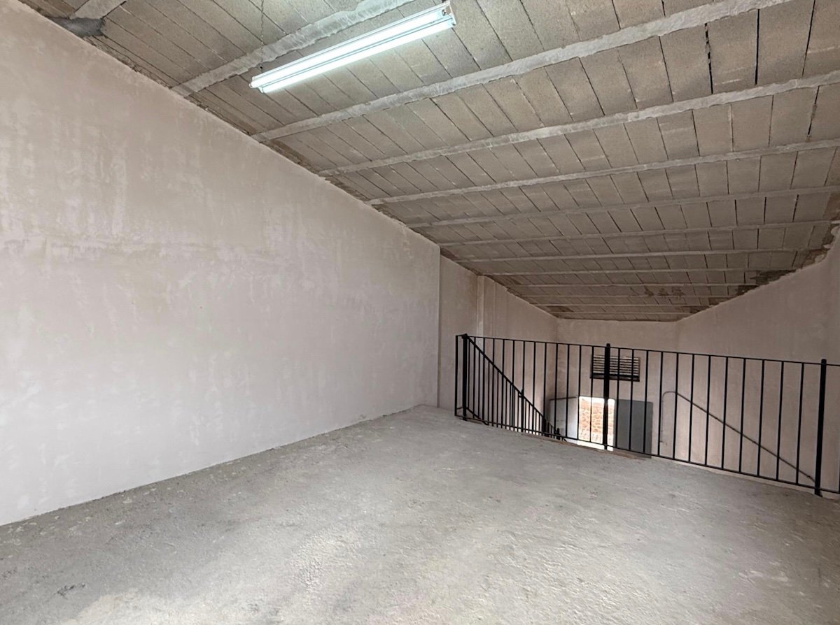 Property 2365 - Image 27