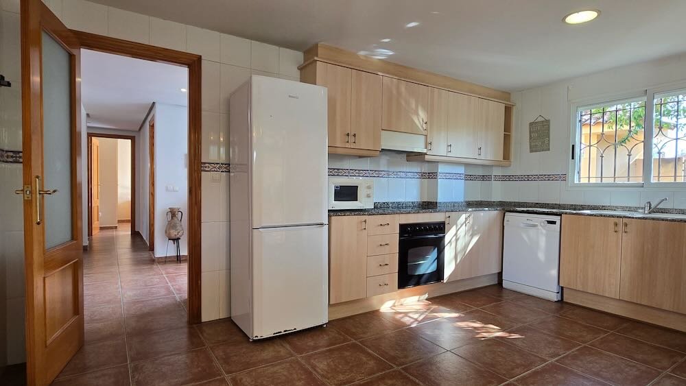 Property 2374 - Image 39