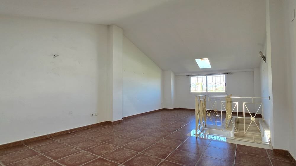 Property 2374 - Image 57