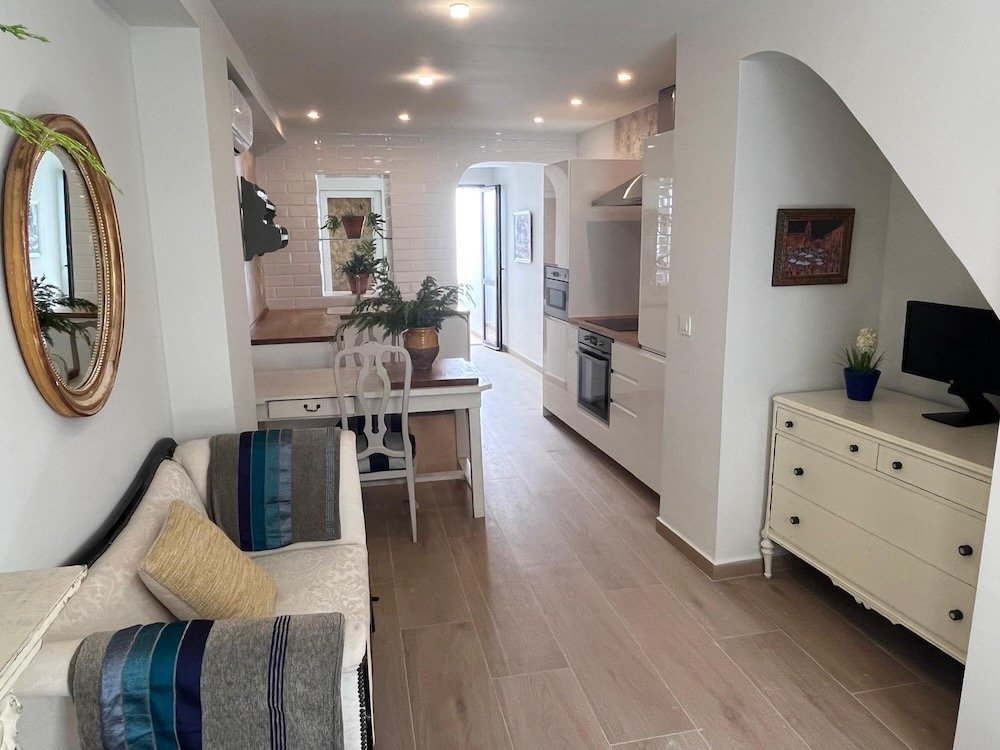 Property 2380 - Image 2