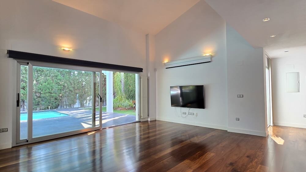 Property 2399 - Image 15