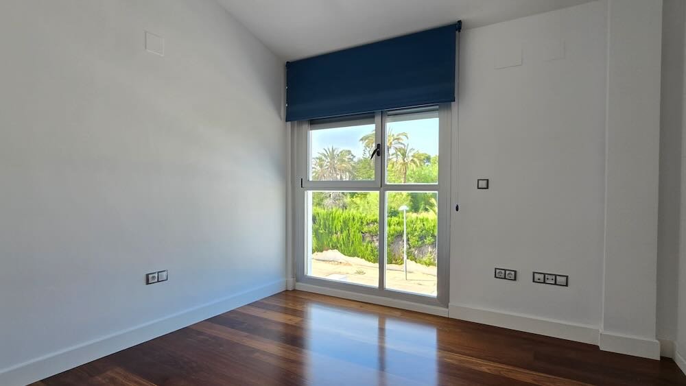 Property 2399 - Image 38