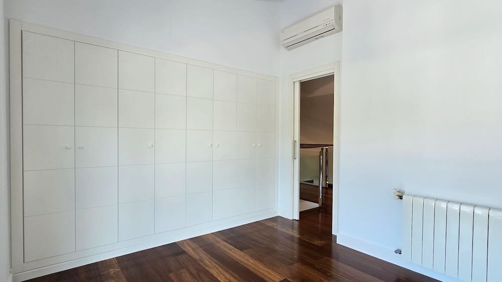 Property 2399 - Image 39