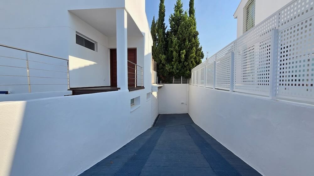 Property 2399 - Image 63